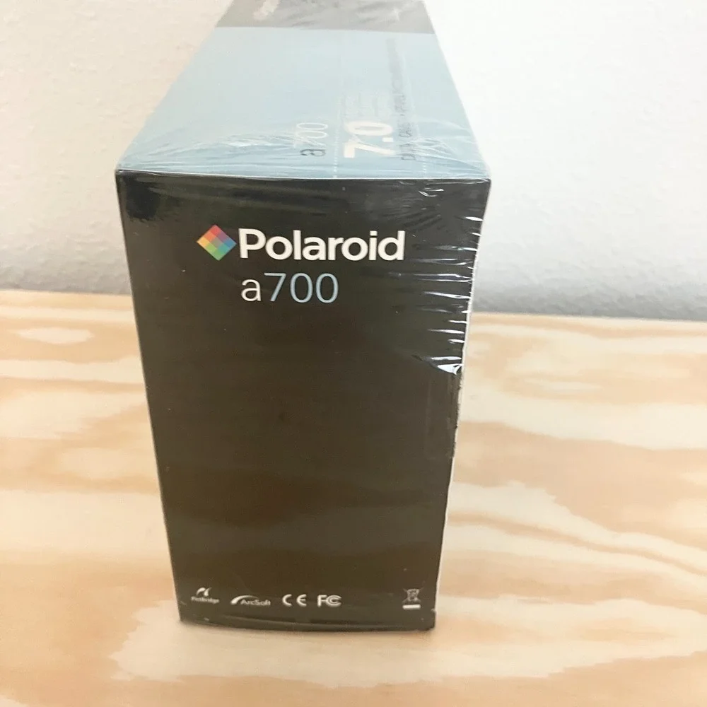 Vintage Polaroid A700 7.0 MP Digital‎ Camera Silver Brand New Sealed NOS
